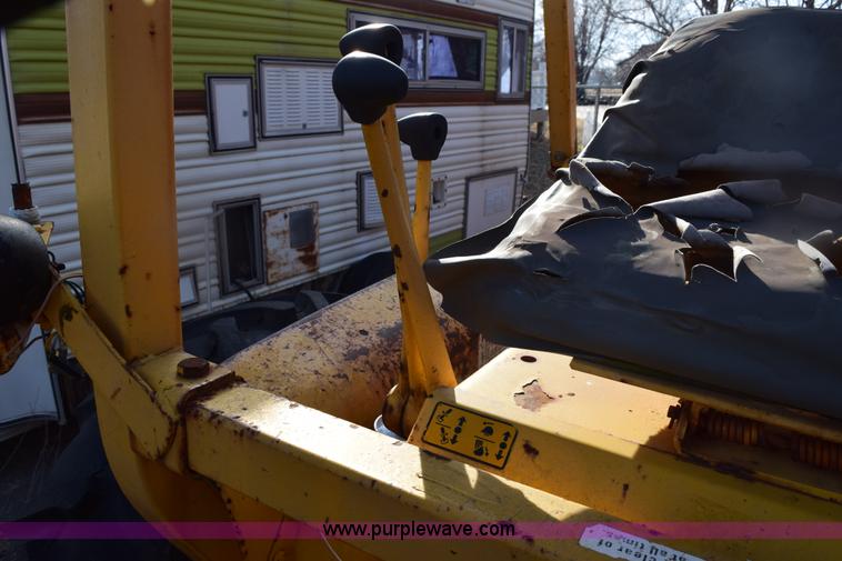 image for item E6138 1975 International I2412-B Series B backhoe