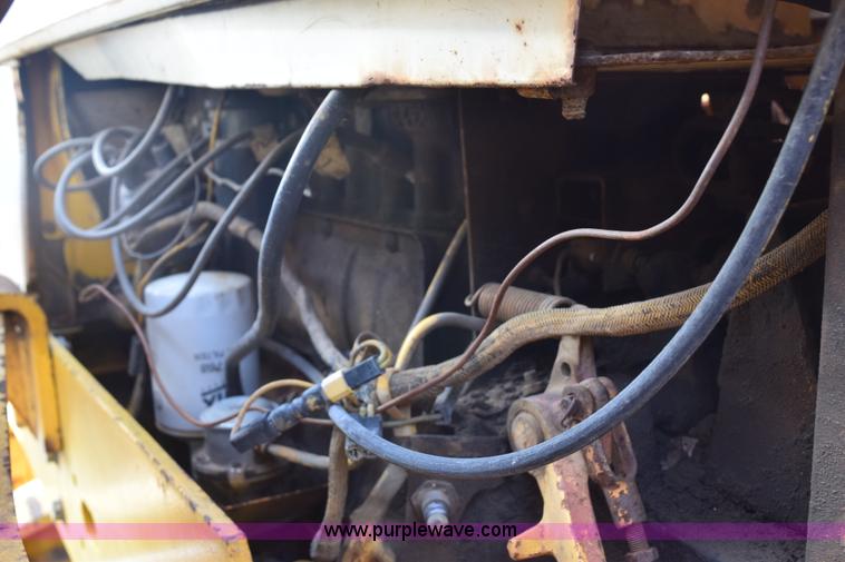 image for item E6138 1975 International I2412-B Series B backhoe