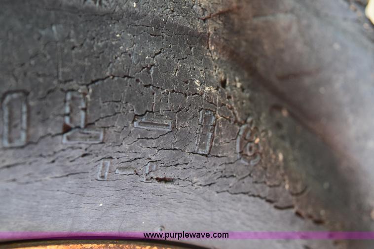 image for item E6138 1975 International I2412-B Series B backhoe