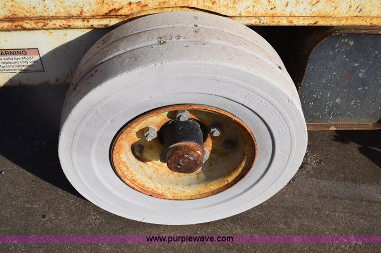 image for item E6139 Mark Lift CH20NEP electric scissor lift