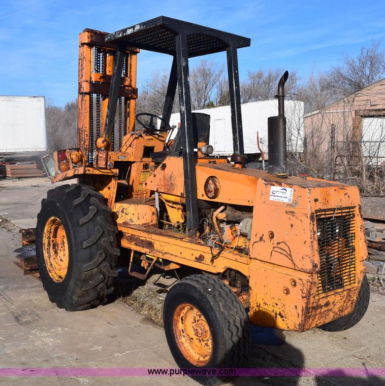 image for item E6140 Case 584 rough terrain forklift