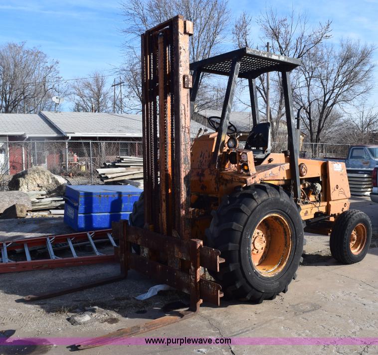 image for item E6140 Case 584 rough terrain forklift