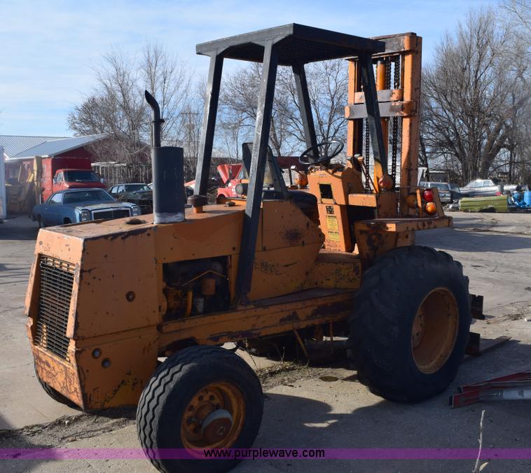 image for item E6140 Case 584 rough terrain forklift
