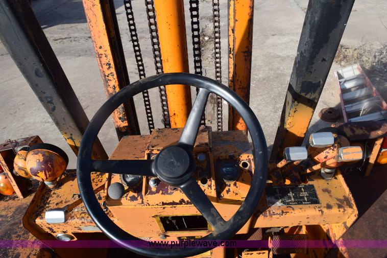 image for item E6140 Case 584 rough terrain forklift