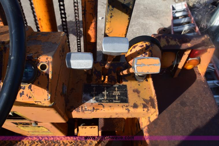 image for item E6140 Case 584 rough terrain forklift