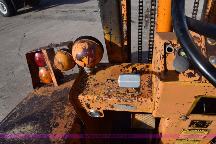 image for item E6140 Case 584 rough terrain forklift