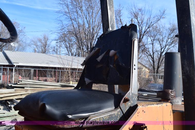 image for item E6140 Case 584 rough terrain forklift