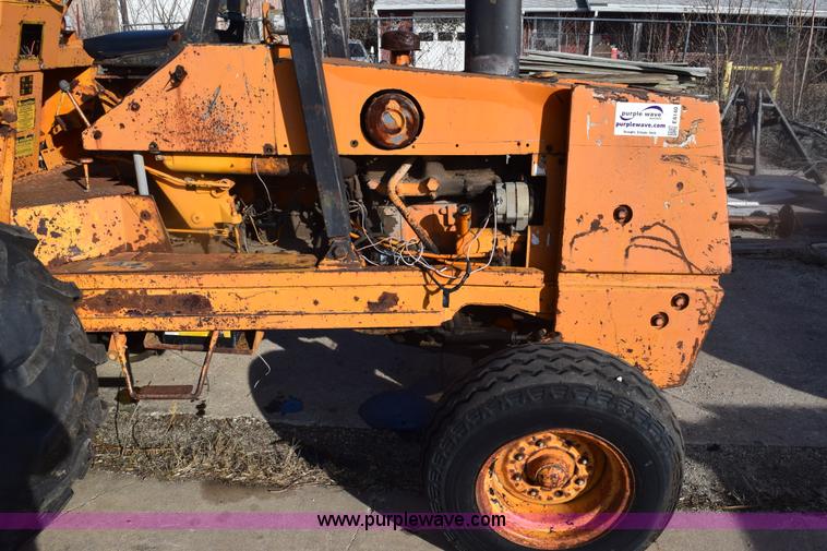 image for item E6140 Case 584 rough terrain forklift