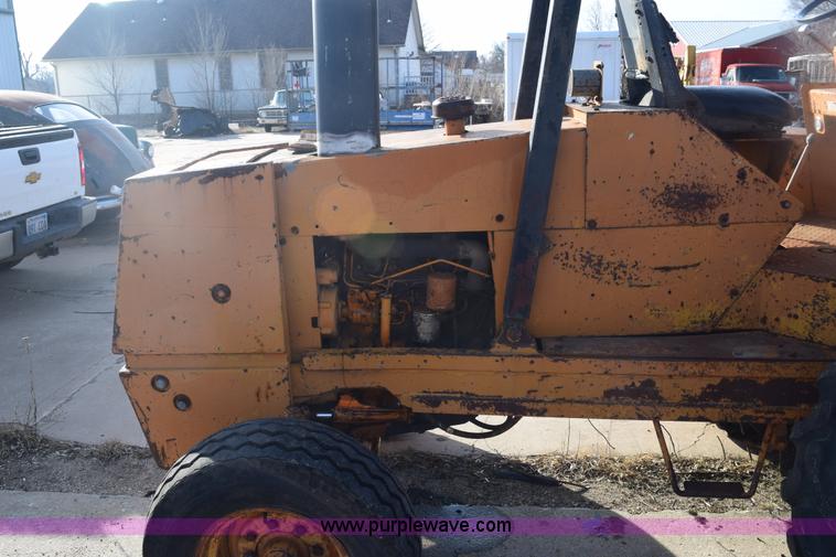 image for item E6140 Case 584 rough terrain forklift