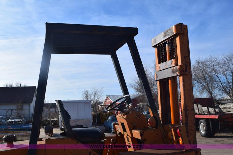 image for item E6140 Case 584 rough terrain forklift