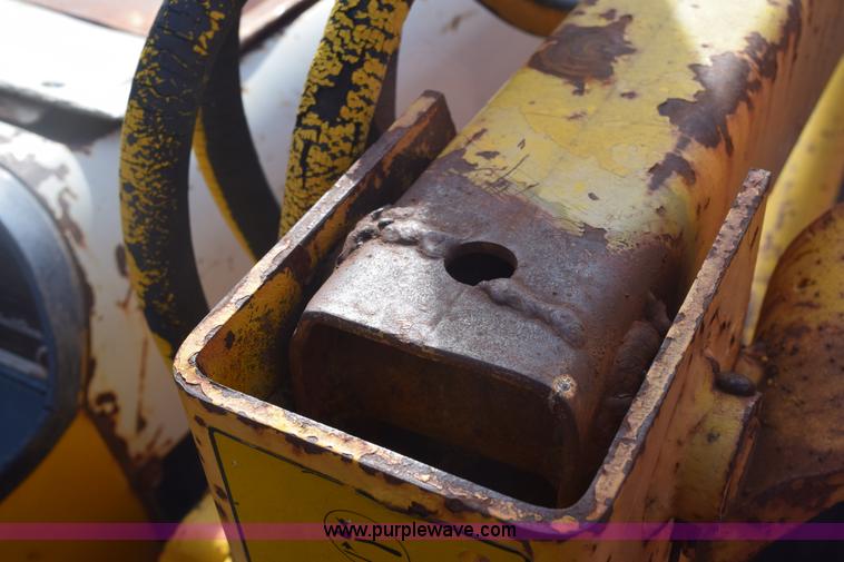 image for item E6140 Case 584 rough terrain forklift