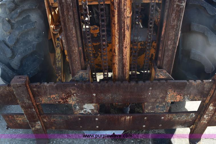 image for item E6140 Case 584 rough terrain forklift