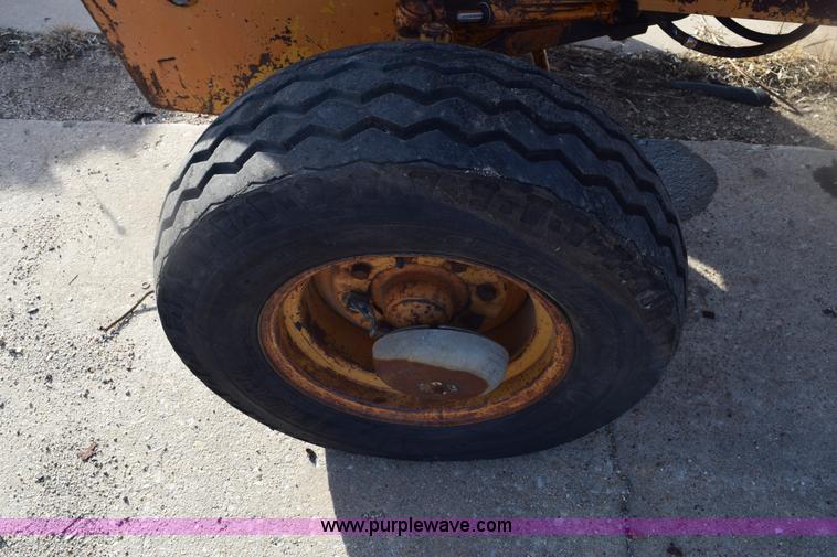 image for item E6140 Case 584 rough terrain forklift