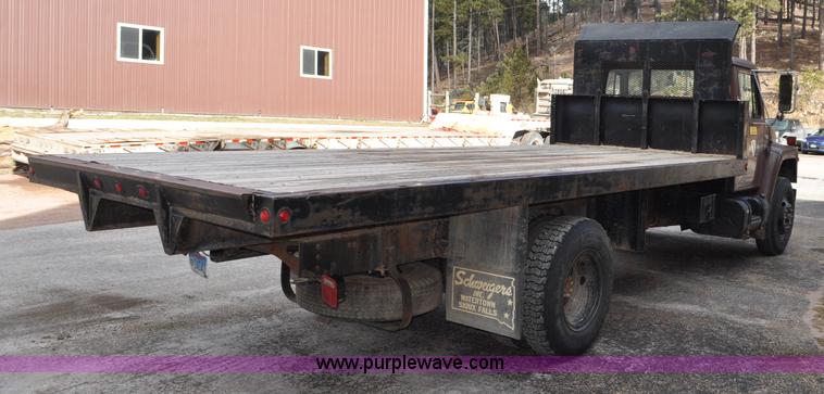 image for item F2185 1984 International S1700 flatbed truck
