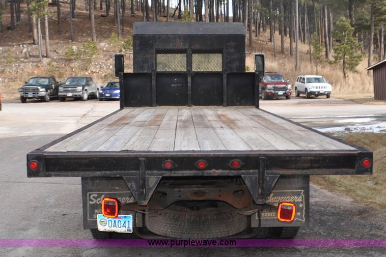 image for item F2185 1984 International S1700 flatbed truck