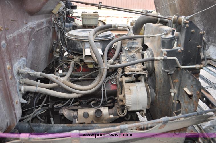 image for item F2185 1984 International S1700 flatbed truck