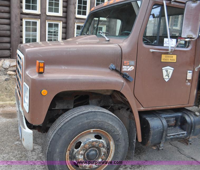 image for item F2185 1984 International S1700 flatbed truck