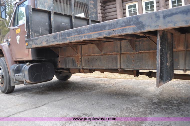 image for item F2185 1984 International S1700 flatbed truck