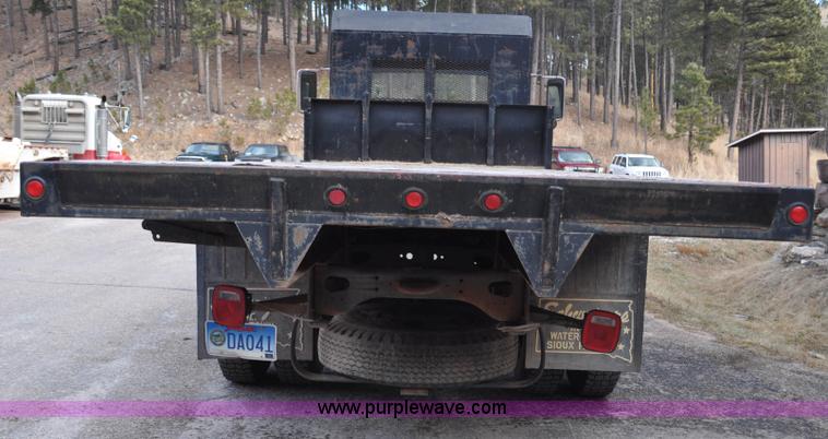 image for item F2185 1984 International S1700 flatbed truck