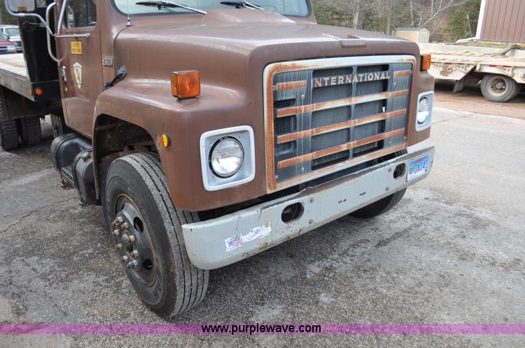 image for item F2185 1984 International S1700 flatbed truck