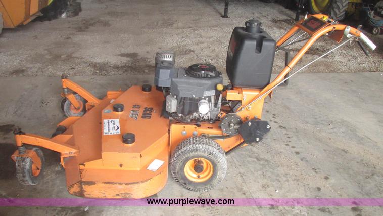 image for item G9786 2005 Scag SW48V-16KAI Velocity Plus lawn mower