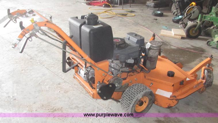 image for item G9786 2005 Scag SW48V-16KAI Velocity Plus lawn mower