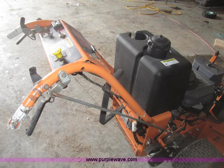 image for item G9786 2005 Scag SW48V-16KAI Velocity Plus lawn mower