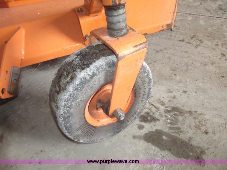 image for item G9786 2005 Scag SW48V-16KAI Velocity Plus lawn mower