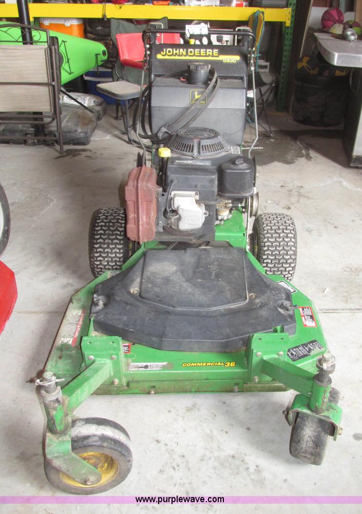 image for item G9788 2004 John Deere GS30 lawn mower