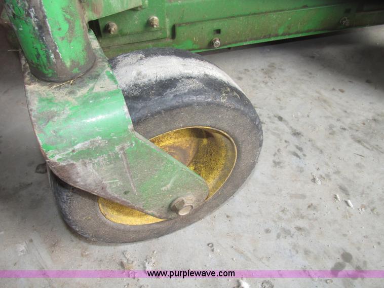 image for item G9788 2004 John Deere GS30 lawn mower