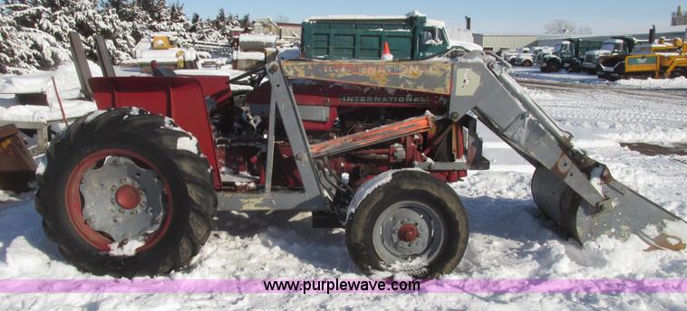 image for item G9790 1969 International 444 tractor
