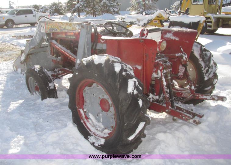 image for item G9790 1969 International 444 tractor