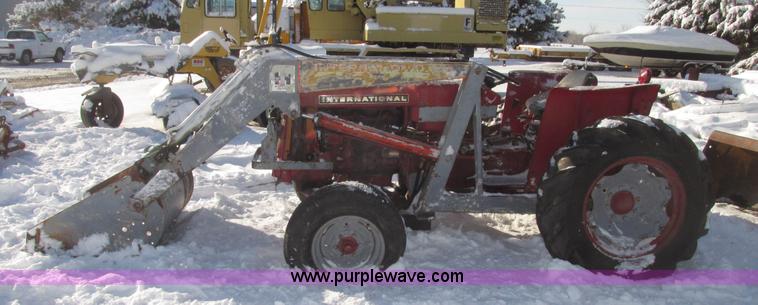 image for item G9790 1969 International 444 tractor