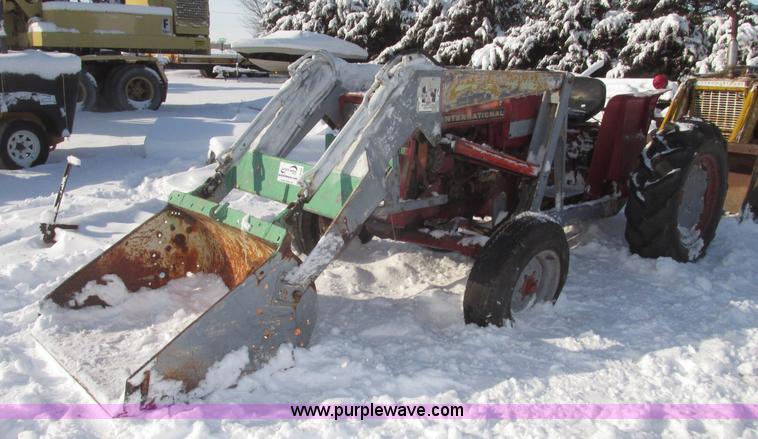 image for item G9790 1969 International 444 tractor