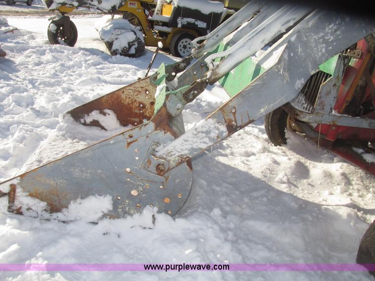 image for item G9790 1969 International 444 tractor