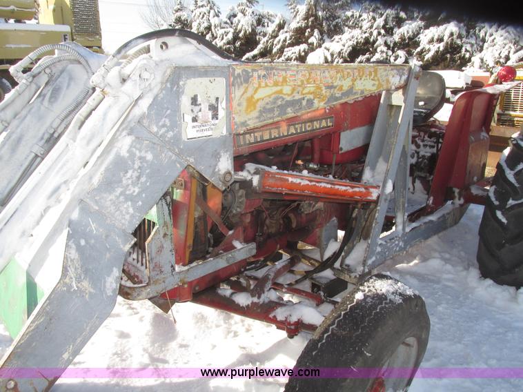 image for item G9790 1969 International 444 tractor