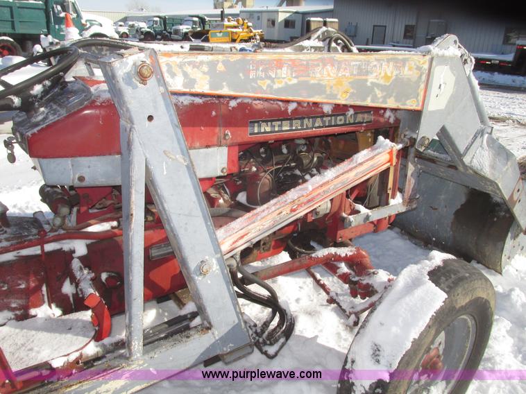 image for item G9790 1969 International 444 tractor