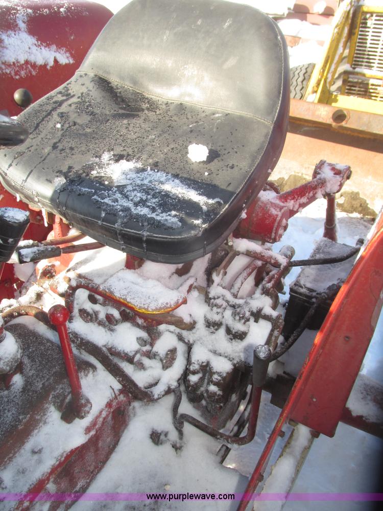 image for item G9790 1969 International 444 tractor