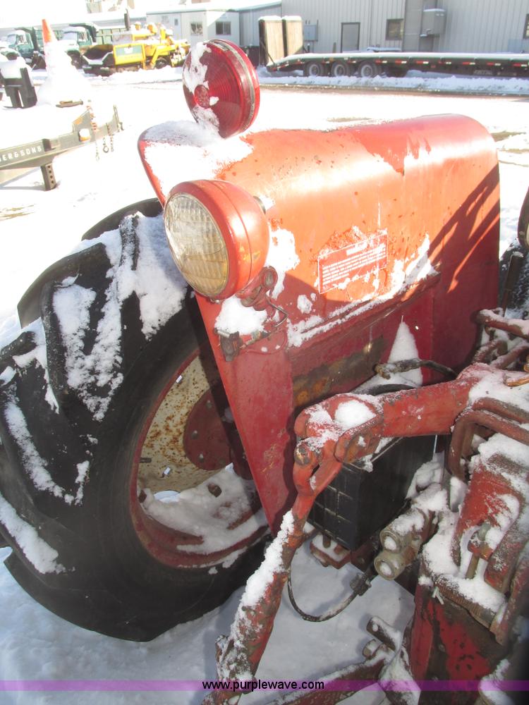 image for item G9790 1969 International 444 tractor