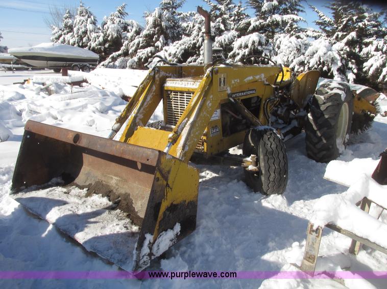 image for item G9791 International 3414 tractor