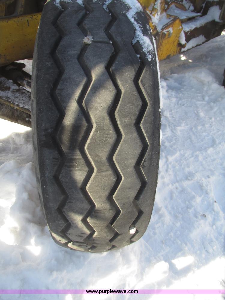 image for item G9791 International 3414 tractor