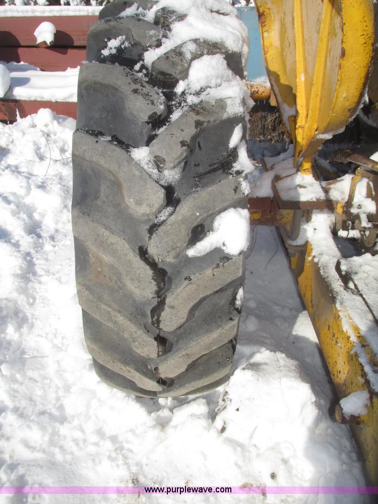 image for item G9791 International 3414 tractor