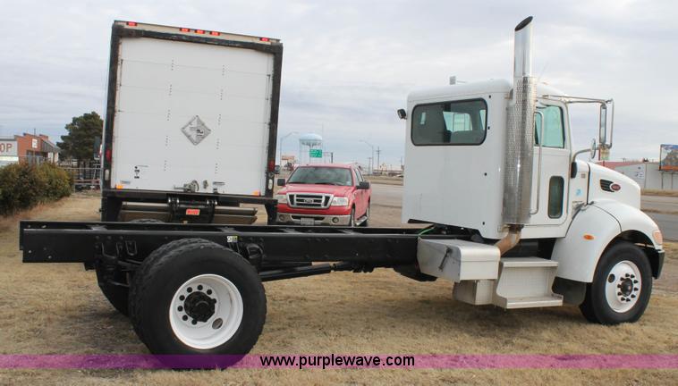 image for item H1639 2008 Peterbilt 335 truck cab and chassis