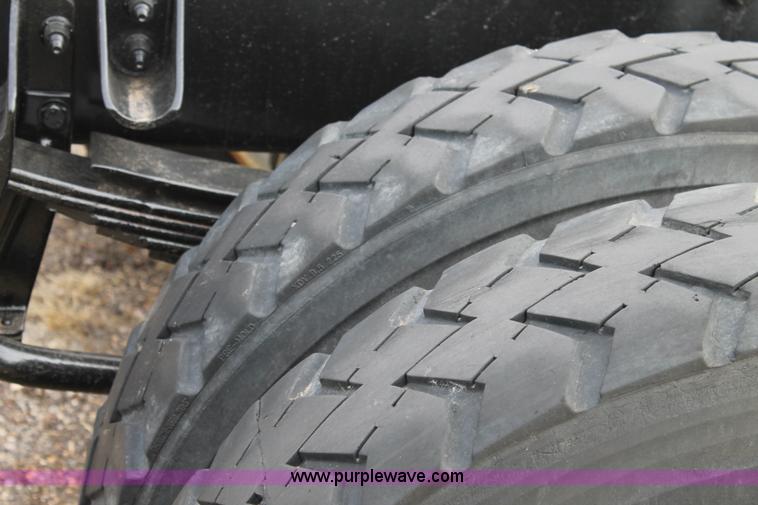 image for item H1639 2008 Peterbilt 335 truck cab and chassis