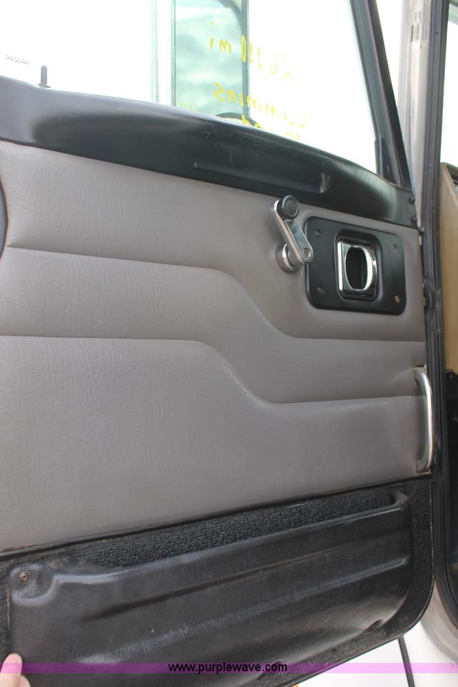 image for item H1639 2008 Peterbilt 335 truck cab and chassis