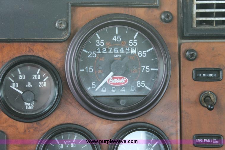 image for item H1639 2008 Peterbilt 335 truck cab and chassis