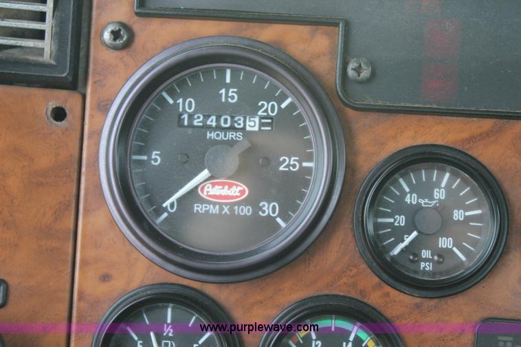 image for item H1639 2008 Peterbilt 335 truck cab and chassis