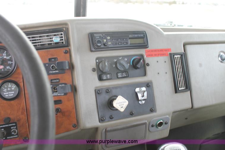 image for item H1639 2008 Peterbilt 335 truck cab and chassis