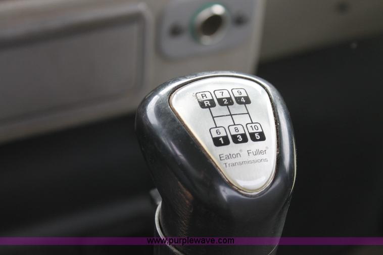 image for item H1639 2008 Peterbilt 335 truck cab and chassis