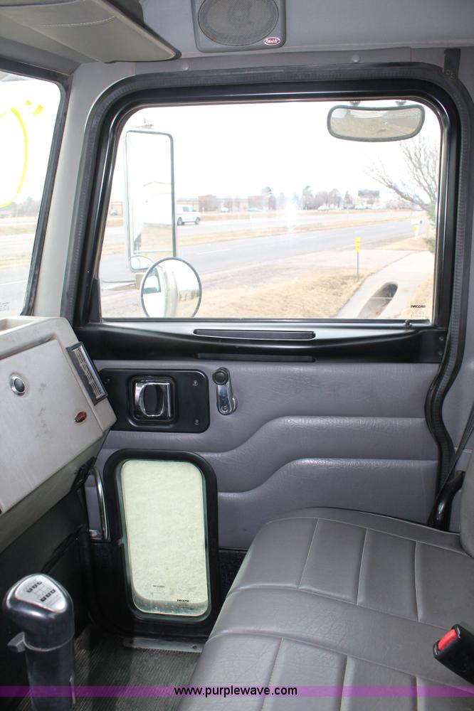 image for item H1639 2008 Peterbilt 335 truck cab and chassis